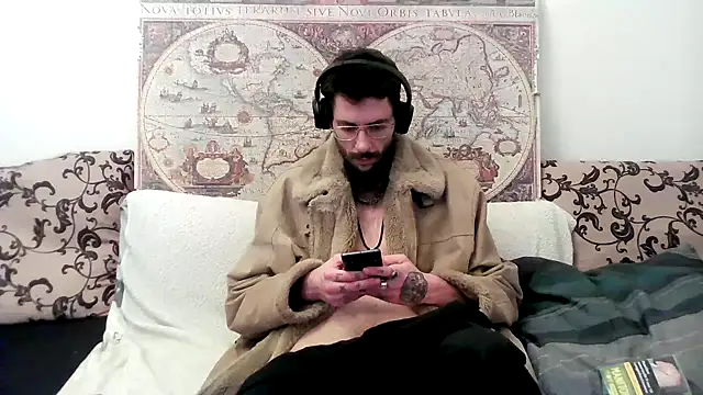 Snapshot of casualtimepassenger chatting on 03/07/25, 02:57 casualtimepassenger online show from 03/07/25, 02:57