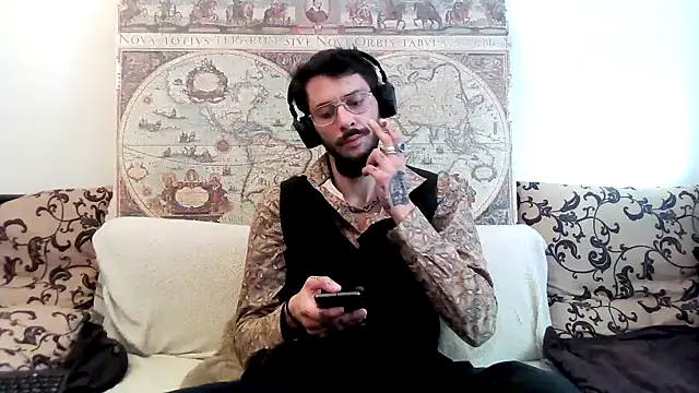 Snapshot of casualtimepassenger chatting on 03/16/25, 07:15 casualtimepassenger online show from 03/16/25, 07:15