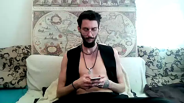 Snapshot of casualtimepassenger chatting on 03/17/25, 06:51 casualtimepassenger online show from 03/17/25, 06:51