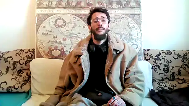 Snapshot of casualtimepassenger chatting on 03/18/25, 04:48 casualtimepassenger online show from 03/18/25, 04:48