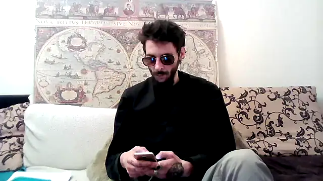 Snapshot of casualtimepassenger chatting on 03/19/25, 05:50 casualtimepassenger online show from 03/19/25, 05:50