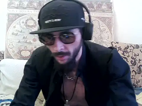 Snapshot of casualtimepassenger chatting on 03/21/25, 01:12 casualtimepassenger online show from 03/21/25, 01:12