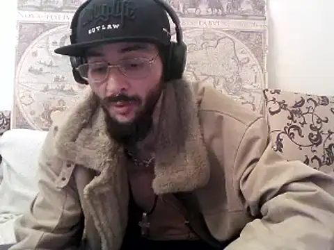 Snapshot of casualtimepassenger chatting on 03/21/25, 10:28 casualtimepassenger online show from 03/21/25, 10:28