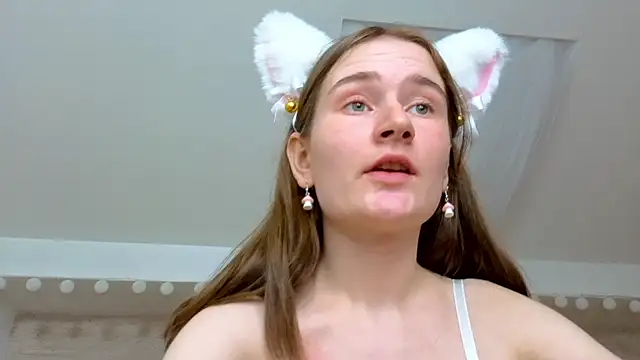 Snapshot of L1ittle_kitty_ chatting on 03/21/25, 05:45 L1ittle kitty  online show from 03/21/25, 05:45