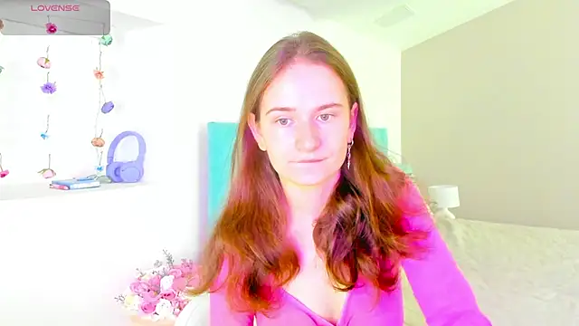 Snapshot of L1ittle_kitty_ chatting on 09/25/25, 05:33 L1ittle kitty  online show from 09/25/25, 05:33
