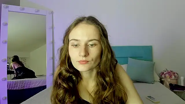 Snapshot of L1ittle_kitty_ chatting on 10/15/25, 05:29 L1ittle kitty  online show from 10/15/25, 05:29