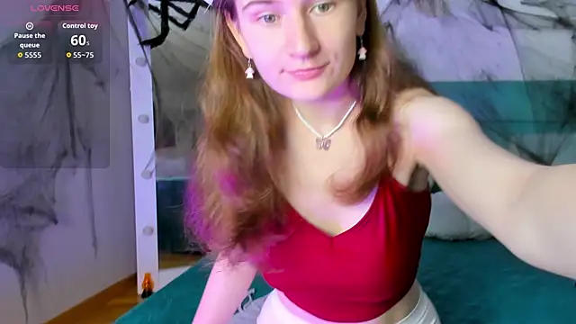 L1ittle kitty  online show from 10/28/25, 06:28