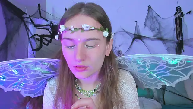 L1ittle kitty  online show from 10/31/25, 06:25