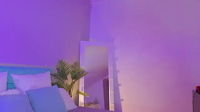 L1ittle kitty  online show from 03/04/26, 06:30