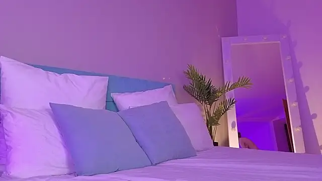 L1ittle kitty  online show from 03/15/26, 06:52