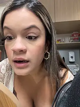 Alisha-Bond online show from 09/09/25, 11:04