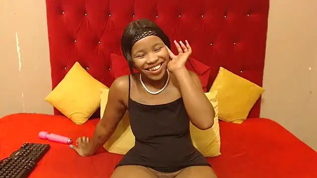 sexyboitypetite23 online show from 01/21/25, 06:11