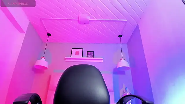 Lucy Williiams online show from 01/14/26, 07:30