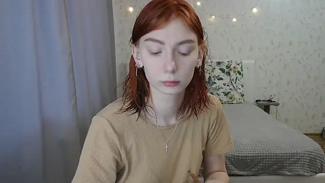 Snapshot of KateBunny chatting on 01/04/25, 07:45 KateBunny online show from 01/04/25, 07:45