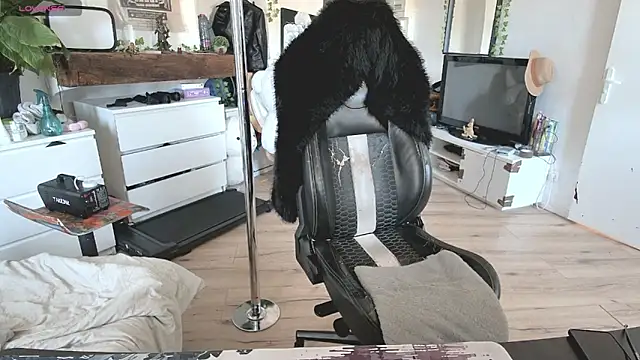 CeriseLapine online show from 10/06/25, 10:02