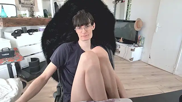 CeriseLapine online show from 10/10/25, 08:13