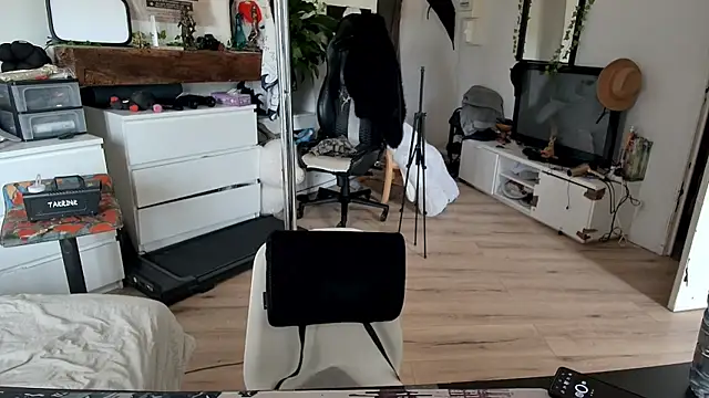 CeriseLapine online show from 11/11/25, 01:44