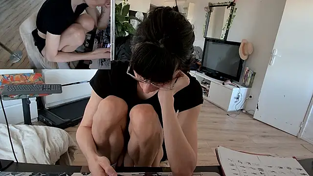 CeriseLapine online show from 11/26/25, 10:27