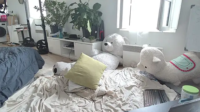 CeriseLapine online show from 04/21/26, 08:20