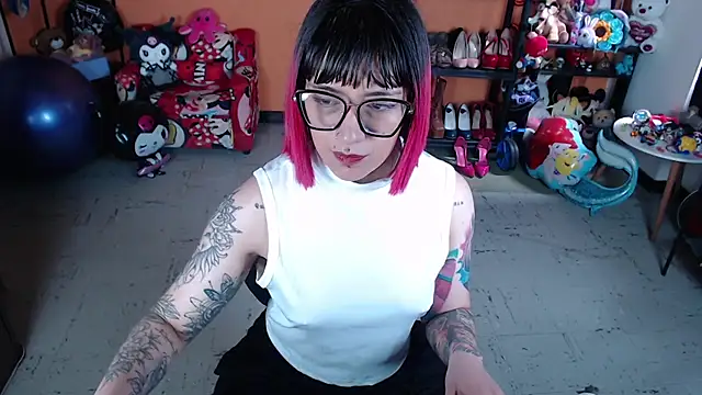 MissMiia2 online show from 11/07/25, 01:44