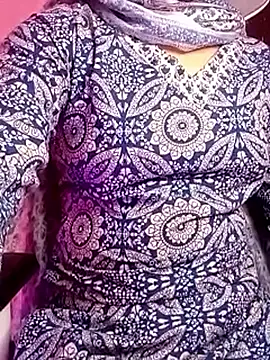 Snapshot of Indianhyna chatting on 11/03/25, 05:31 Indianhyna online show from 11/03/25, 05:31