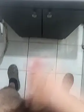 Snapshot of TheLuXiX2234 chatting on 09/19/25, 03:19 TheLuXiX2234 online show from 09/19/25, 03:19