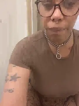 Snapshot of Princess_Desirae chatting on 05/05/26, 06:32 Princess Desirae online show from 05/05/26, 06:32