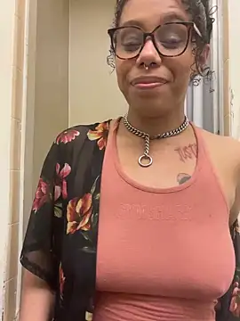 Snapshot of Princess_Desirae chatting on 05/16/26, 10:36 Princess Desirae online show from 05/16/26, 10:36