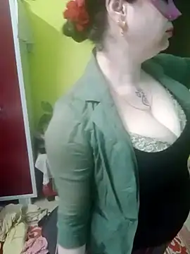 Snapshot of Raja_Ranii chatting on 01/22/25, 01:11 Raja Ranii online show from 01/22/25, 01:11