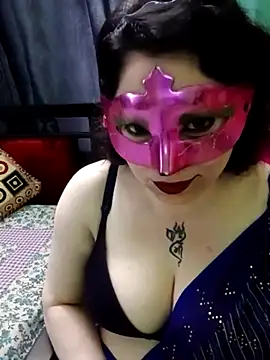 Snapshot of Raja_Ranii chatting on 03/05/25, 12:00 Raja Ranii online show from 03/05/25, 12:00