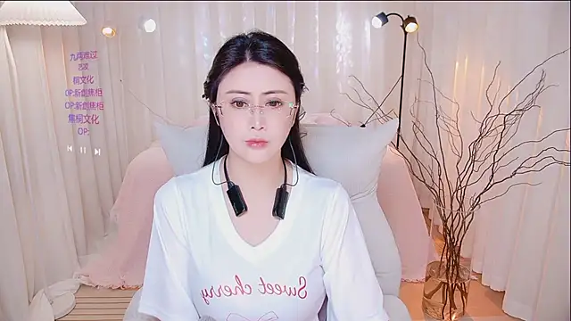 Snapshot of Daisy7_11 chatting on 04/03/26, 02:37 Daisy7 11 online show from 04/03/26, 02:37