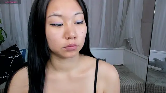 Inari Okami  online show from 01/19/25, 03:53