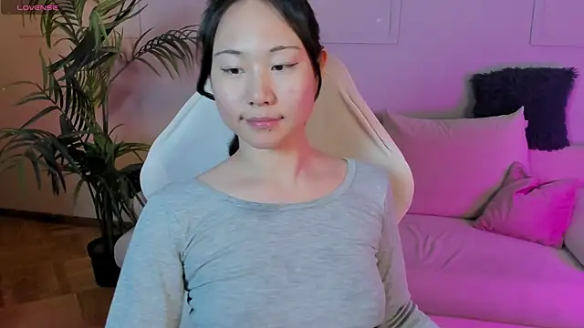 Inari Okami  online show from 02/02/25, 05:04