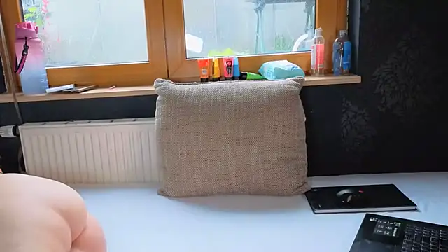 Snapshot of SherryOutdoor1 chatting on 10/28/25, 07:45 SherryOutdoor1 online show from 10/28/25, 07:45