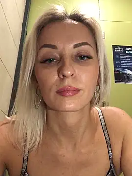 Diamond Bunny  online show from 01/13/25, 06:05