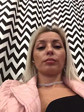 Diamond Bunny  online show from 01/26/25, 05:02