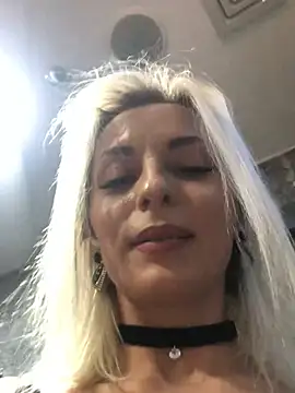 Diamond Bunny  online show from 02/14/25, 12:03