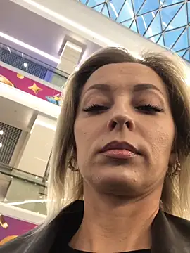 Diamond Bunny  online show from 09/28/25, 04:01