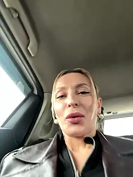 Diamond Bunny  online show from 01/10/26, 11:23