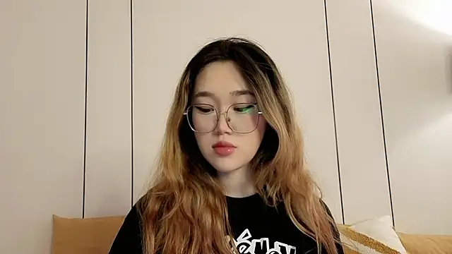 Jennatyan online show from 04/22/26, 05:32