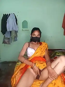 Snapshot of cute_simmy0 chatting on 12/24/24, 04:44 cute simmy0 online show from 12/24/24, 04:44