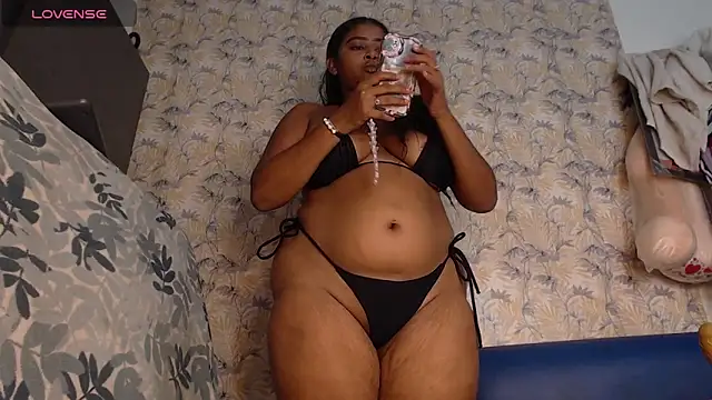 Snapshot of LaCrespaHerrera chatting on 10/10/25, 11:15 LaCrespaHerrera online show from 10/10/25, 11:15