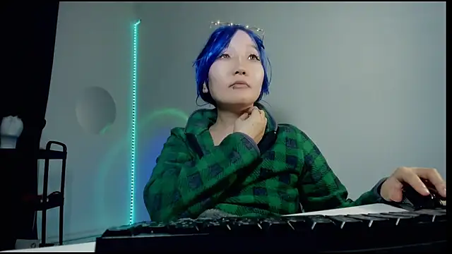 himeros goddess online show from 01/17/25, 10:00