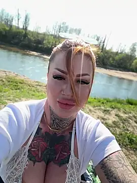 krysstal003 online show from 04/19/26, 02:16