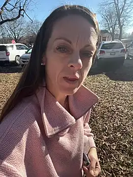 Snapshot of DavinaRay chatting on 02/23/25, 08:33 DavinaRay online show from 02/23/25, 08:33