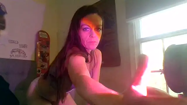 Snapshot of DavinaRay chatting on 10/30/25, 04:41 DavinaRay online show from 10/30/25, 04:41