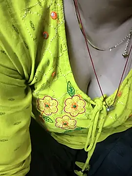 kaveerpooja947 online show from 02/10/26, 04:00