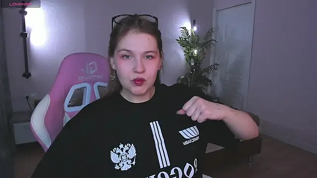 Colleen Blake online show from 11/05/25, 05:13