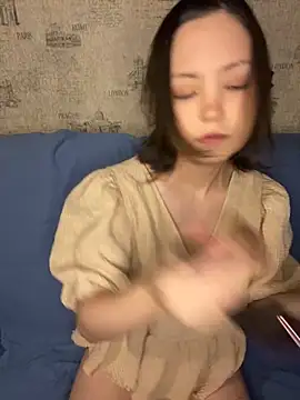 Snapshot of lalallalalaa- chatting on 09/24/25, 03:04 lalallalalaa- online show from 09/24/25, 03:04