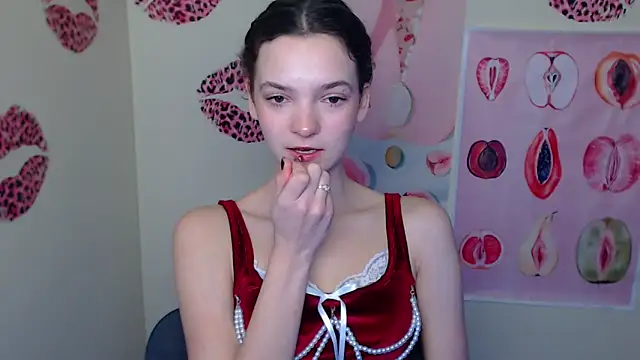  SusieSu  online show from 12/17/25, 07:36